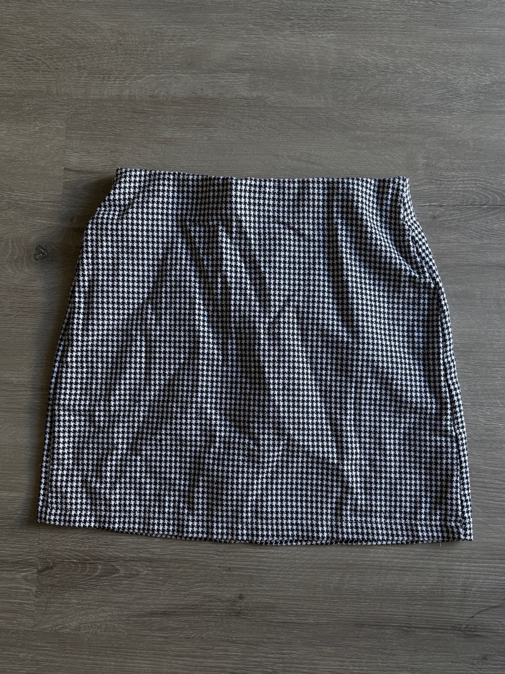 Women's Black and White Houndstooth Mini Skirt